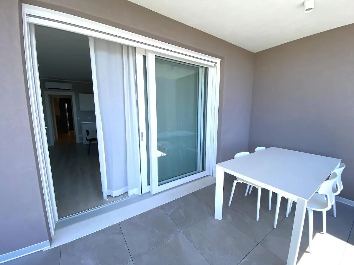 Light Palace 8 - Immobiliare Living Daire Lido di Jesolo 0*,  İtalya