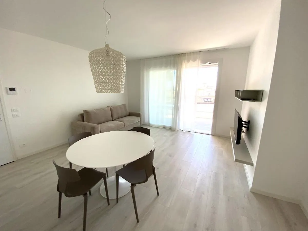 Light Palace 8 - Immobiliare Living Daire Lido di Jesolo